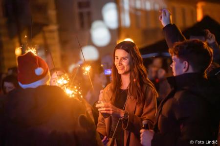 V novo leto stopili skupaj z ansamblom Galop (9)